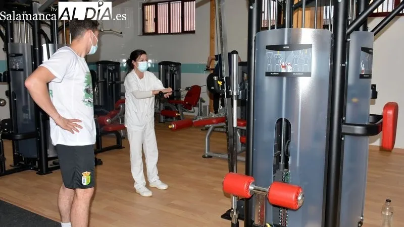 La sala de máquinas ofrece una amplia colección de aparatos