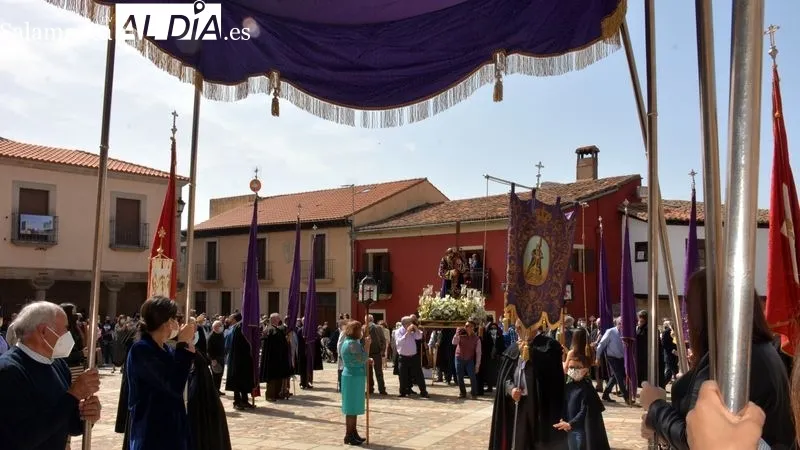 La imagen de Jesús Nazareno fue llevada en procesión desde su ermita a la iglesia parroquial
