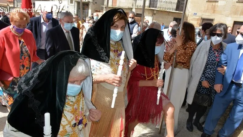 La imagen de Jesús Nazareno fue llevada en procesión desde su ermita a la iglesia parroquial