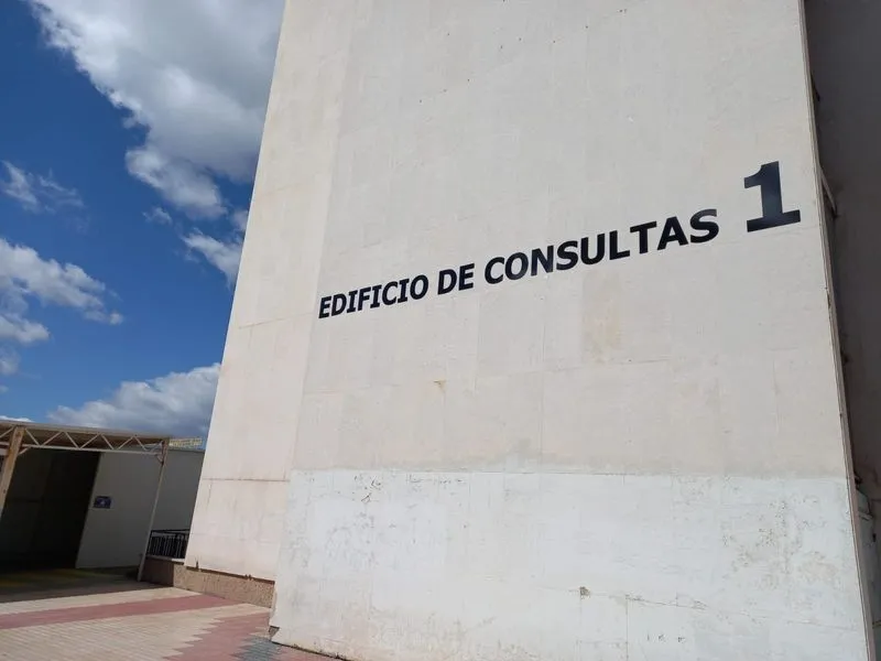 Nuevos carteles para el Virgen de la Vega y los bloques anexos