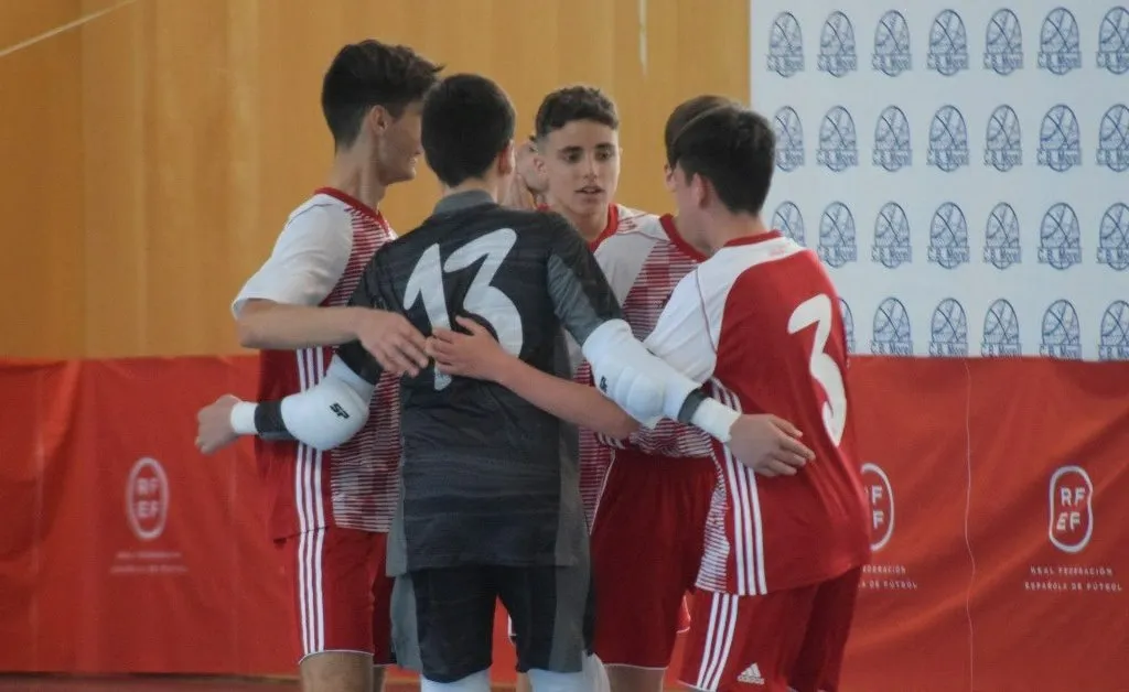 Foto 2 - Pablo Uribe anota un gol en el victorioso debut de Castilla y Le&oacute;n en el Campeonato de Espa&ntilde;a