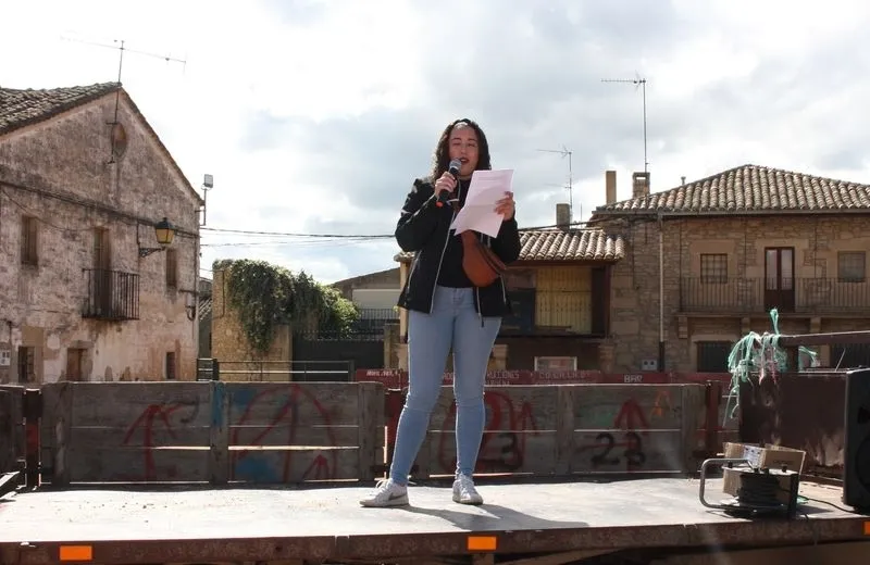 La alcaldesa de Yecla de Yeltes, Lara Fraile, deseaba a todos los yeclenses unas felices fiestas 