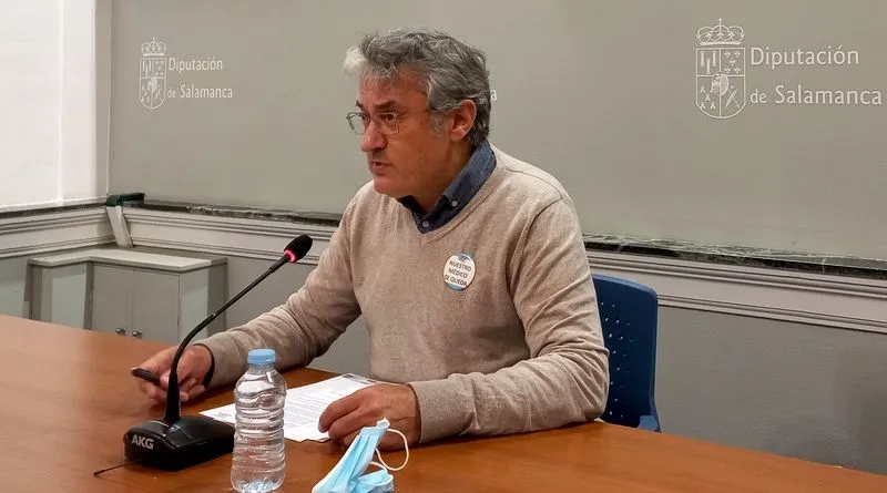 El portavoz del Grupo Socialista en la Diputación, Fernando Rubio, presenta las mociones que el Grupo PSOE presentará en el Pleno Provincial del mes de abril