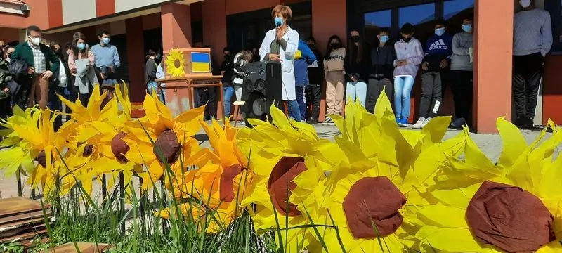 Foto 3 - El Instituto 'Leonardo da Vinci' se solidariza con Ucrania