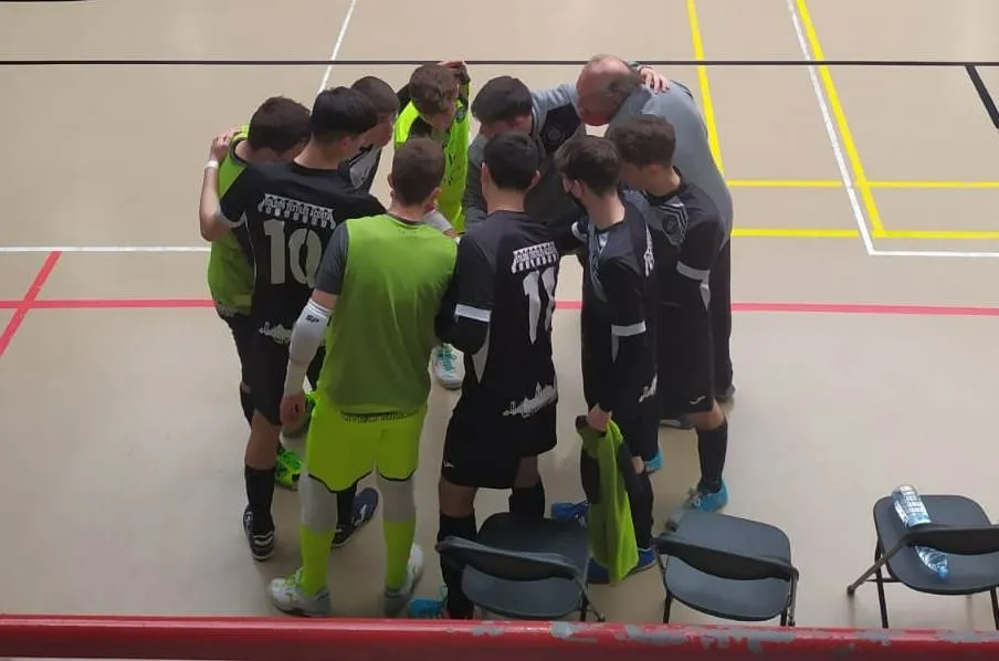 Foto 3 - El III Juvenil corta su mala racha con una important&iacute;sima victoria en A Coru&ntilde;a