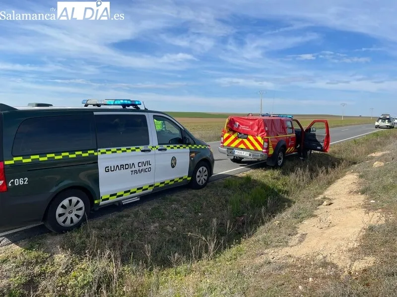 Foto 6 - Accidente de tr&aacute;fico en Cantalpino con una mujer y un menor heridos