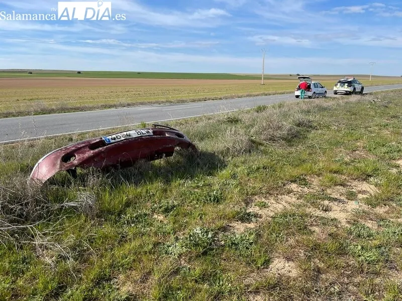 Foto 5 - Accidente de tr&aacute;fico en Cantalpino con una mujer y un menor heridos
