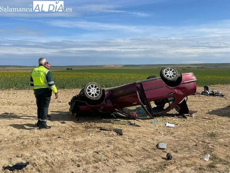 Foto 3 - Accidente de tr&aacute;fico en Cantalpino con una mujer y un menor heridos
