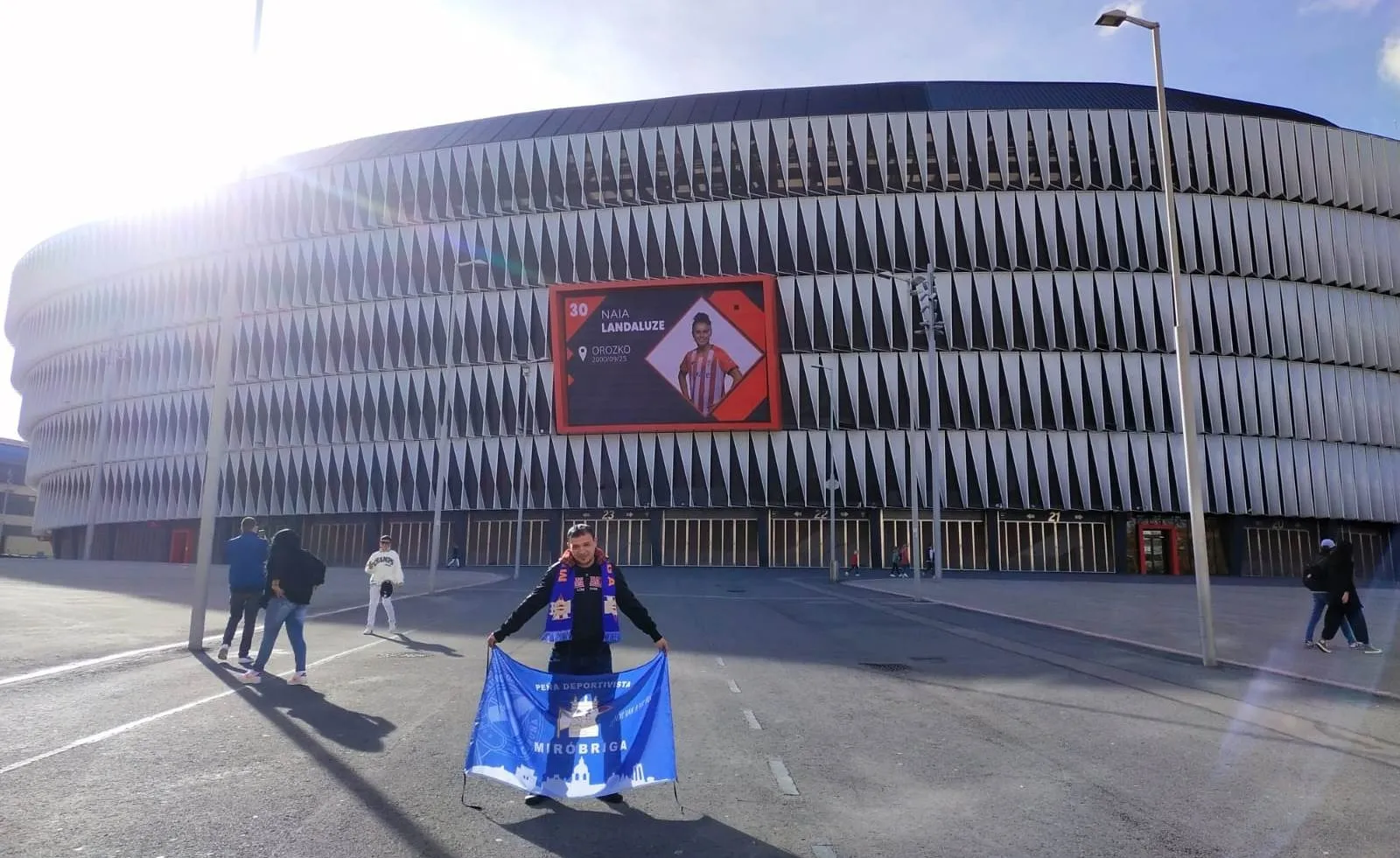 Foto 3 - La Pe&ntilde;a Deportivista Mir&oacute;briga acompa&ntilde;a a su equipo en Bilbao