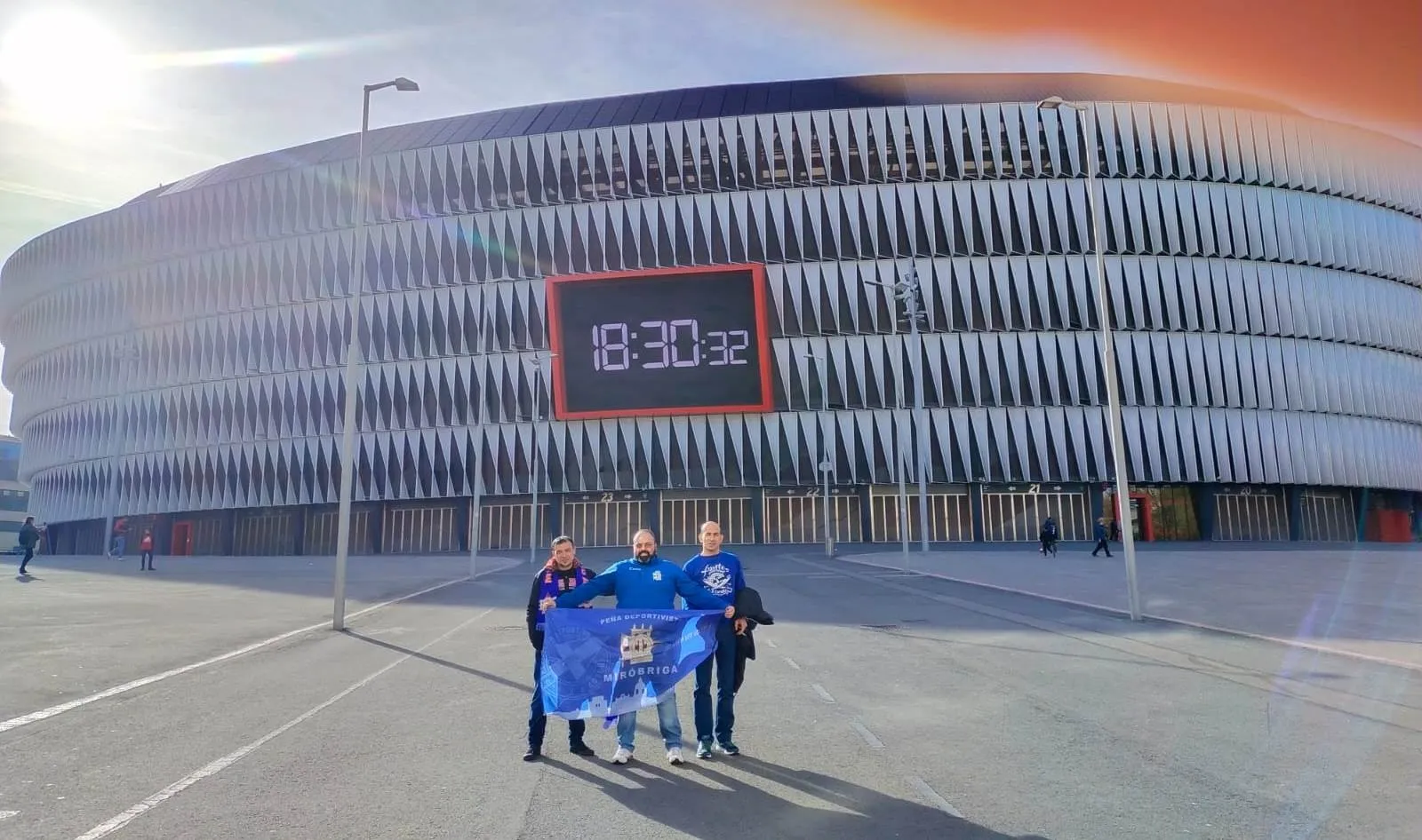 Foto 2 - La Pe&ntilde;a Deportivista Mir&oacute;briga acompa&ntilde;a a su equipo en Bilbao