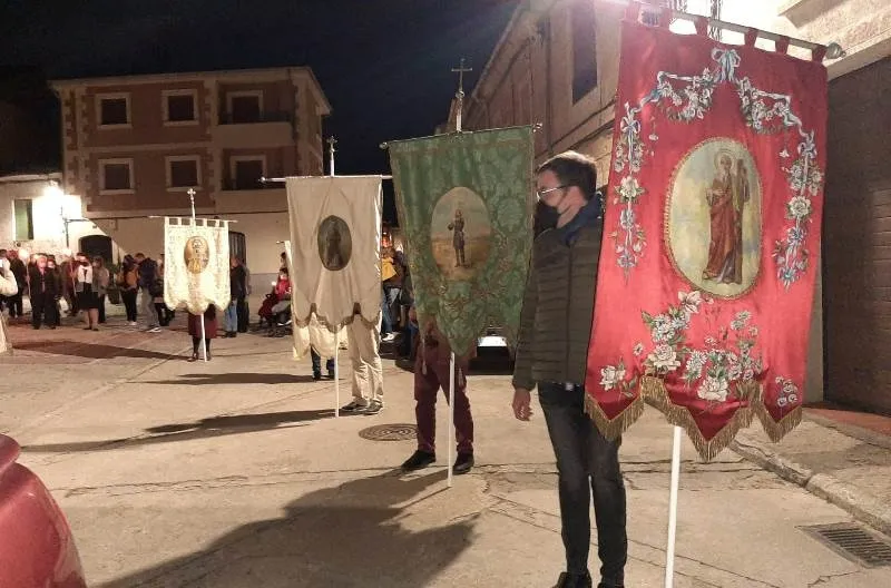 Foto 8 - San Andr&eacute;s brinda una procesi&oacute;n extra en la que participaron dos mujeres y un ni&ntilde;o ucranianos