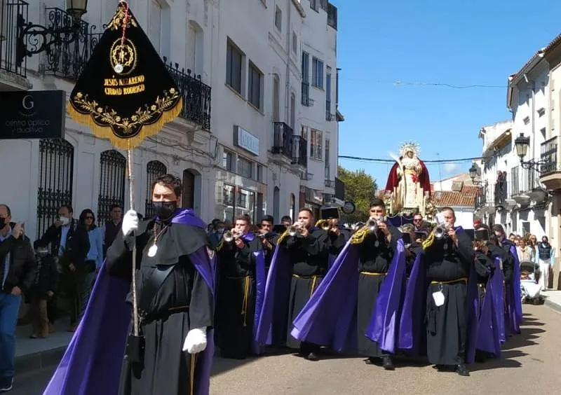 Foto 6 - La Banda de Cornetas y Tambores del Nazareno cierra en casa su ajetreada Semana Santa