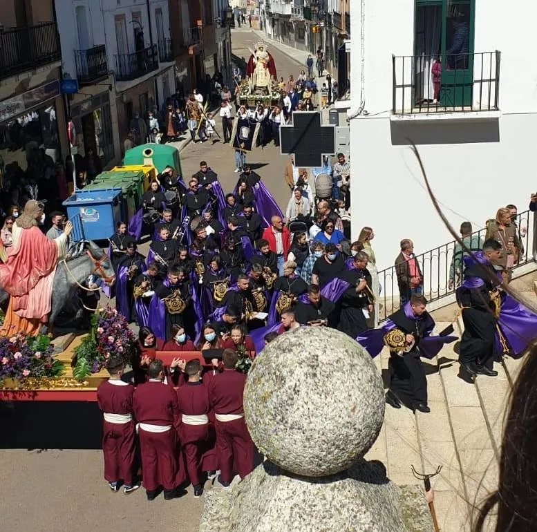 Foto 3 - La Banda de Cornetas y Tambores del Nazareno cierra en casa su ajetreada Semana Santa