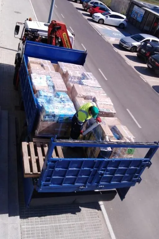 Foto 4 - Ciudad Rodrigo dona a Ucrania 770&euro; de Fila 0 y un cami&oacute;n entero de productos y materiales
