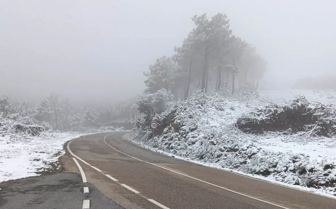 Foto 6 - La comarca amanece con nieve tras dejar atr&aacute;s el &lsquo;verano&rsquo;