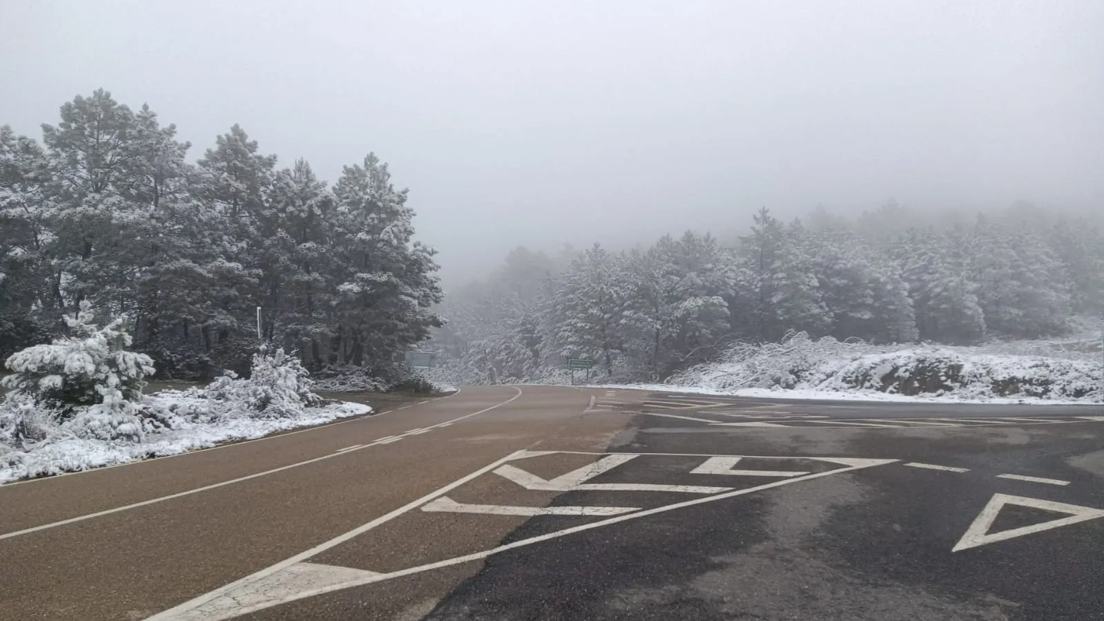 Foto 3 - La comarca amanece con nieve tras dejar atr&aacute;s el &lsquo;verano&rsquo;