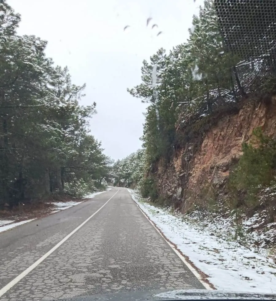 Foto 2 - La comarca amanece con nieve tras dejar atr&aacute;s el &lsquo;verano&rsquo;