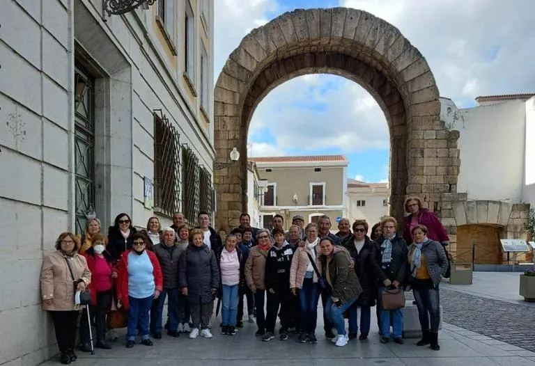 Foto 6 - La AVV del Barrio Nuevo celebra su D&iacute;a del Socio en M&eacute;rida