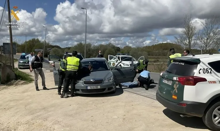 Foto 2 - &lsquo;Detenidos&rsquo; en Puebla de Azaba los huidos en el simulacro de una persecuci&oacute;n fronteriza
