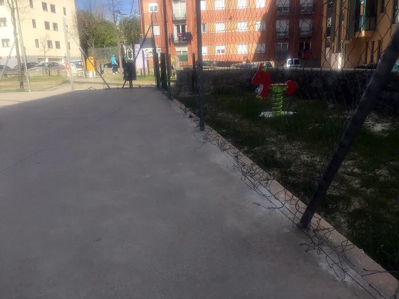 Foto 2 - El PP solicita el arreglo de un parque en B&eacute;jar