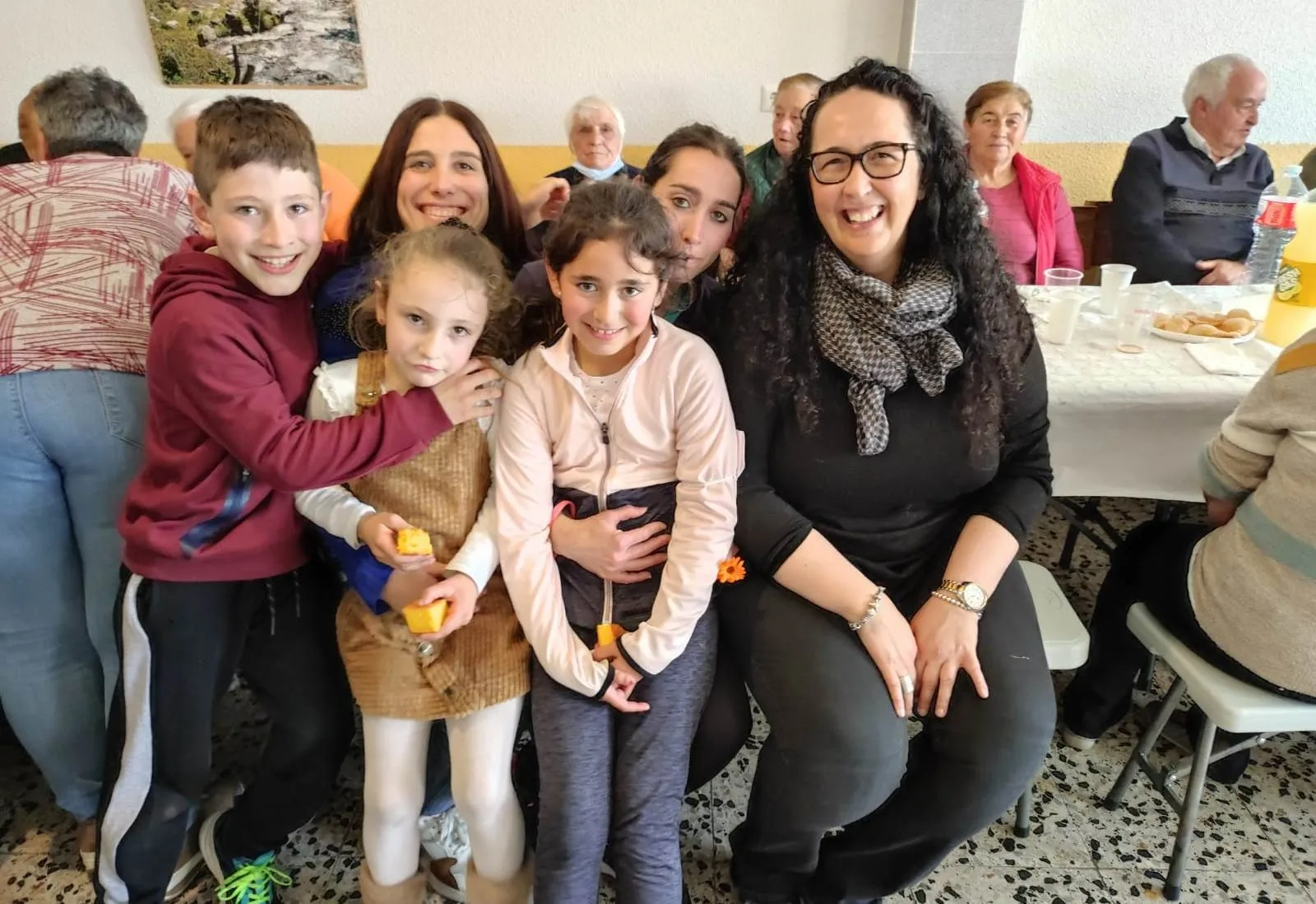 Foto 5 - Los vecinos de La Atalaya homenajean a la que ha sido su m&eacute;dica durante la &uacute;ltima d&eacute;cada