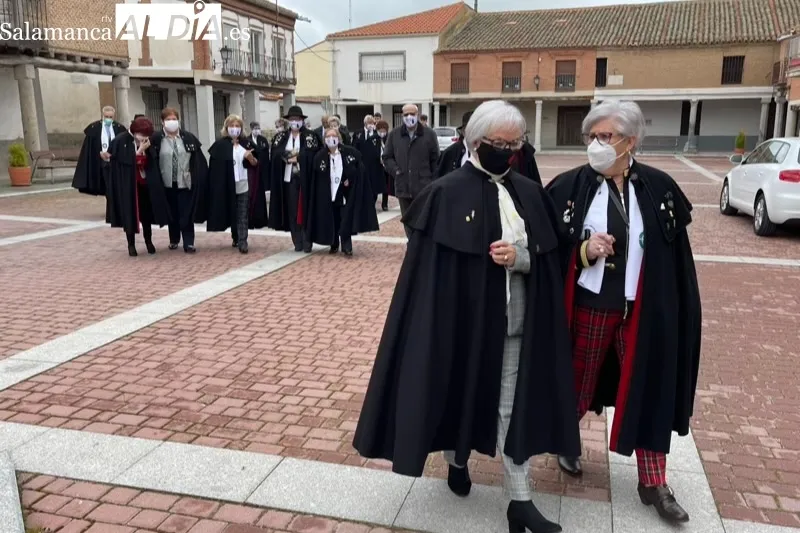 Los amigos de la capa de Santiago de la Puebla han celebrado este sábado su fiesta anual 