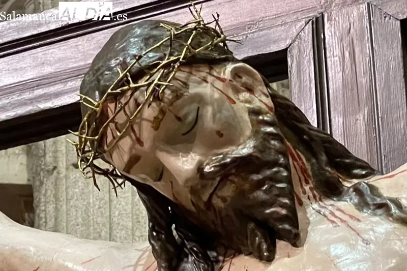 El Santo Cristo del Humilladero ha presentado su nueva imagen tras su restauración 