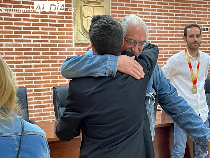 Los campeones de España de Maratón por equipos han vivido un emotivo recibimiento en Macotera