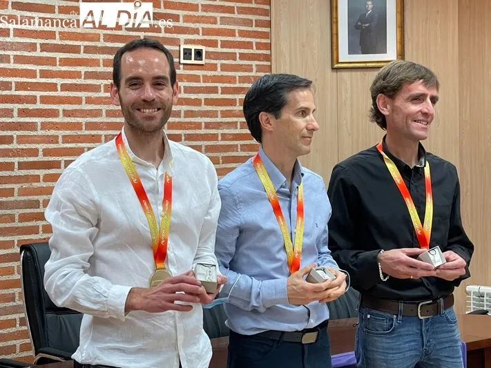 Los campeones de España de Maratón por equipos han vivido un emotivo recibimiento en Macotera