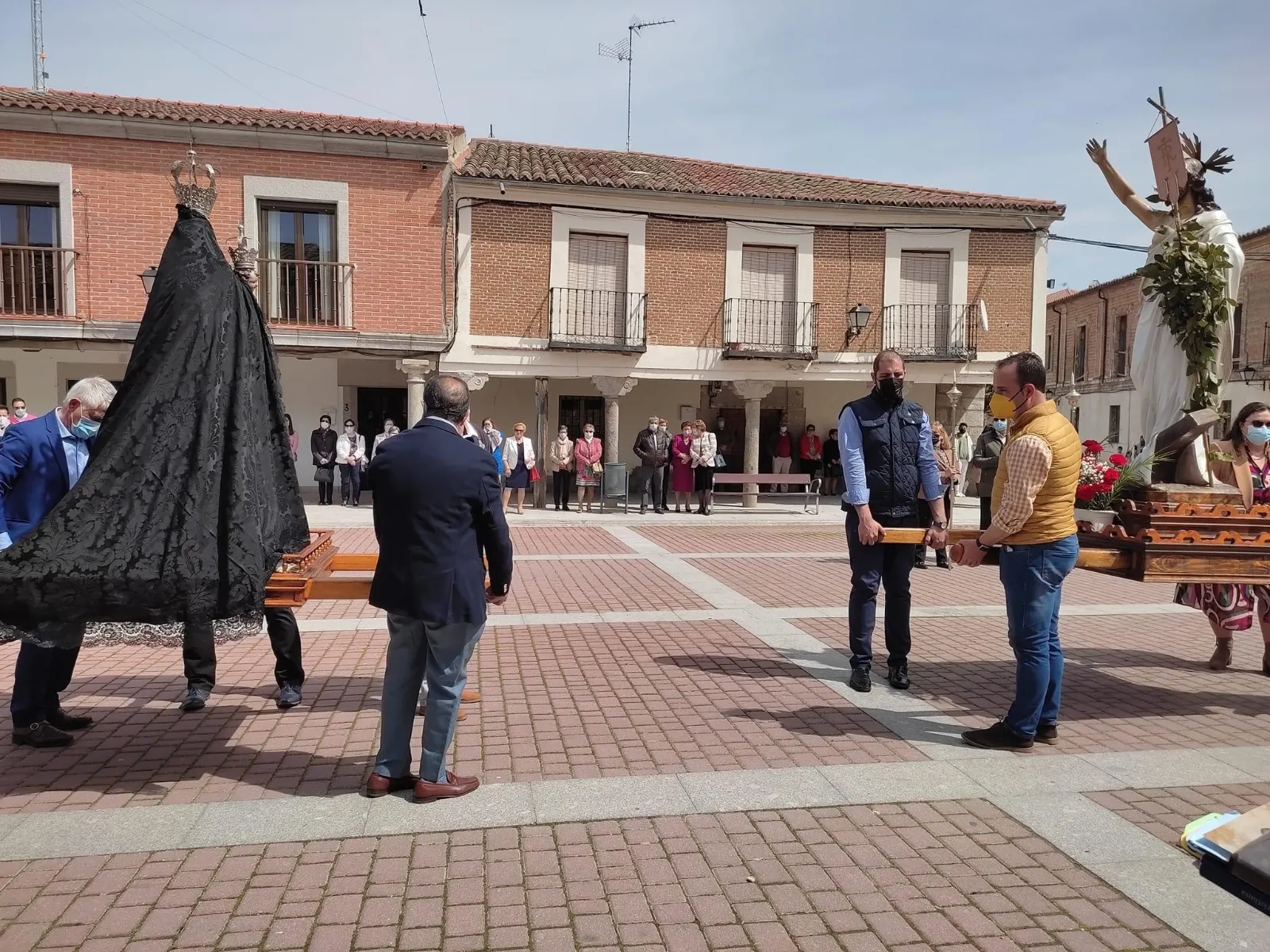 Santiago de la Puebla ha celebrado este domingo la procesión del encuentro