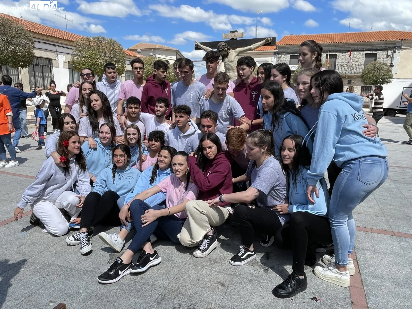 Foto 2 - Los Quintos de Alaraz llenan de colorido, baile y fiestas la localidad en su esperada vuelta