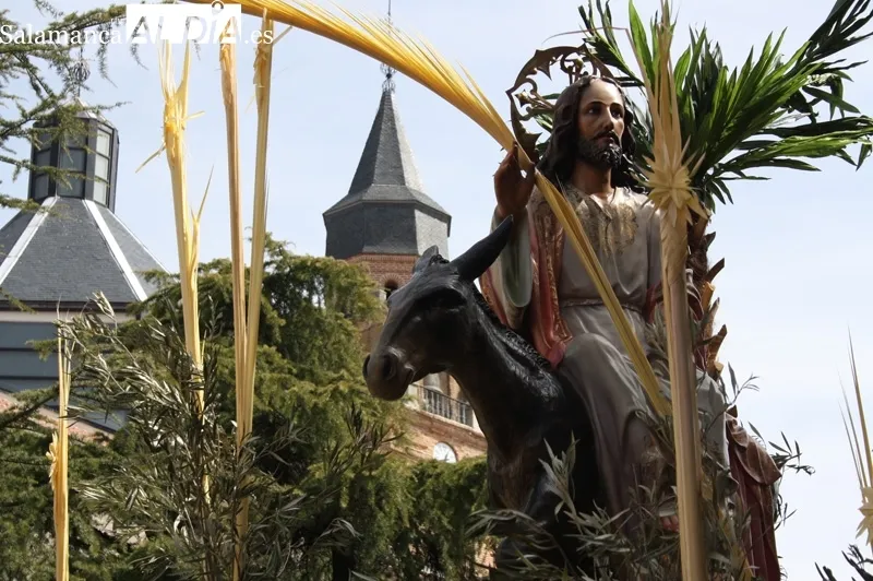 La procesión del Domingo de Ramos se ha vivido de manera multitudinaria en las calles de Peñaranda