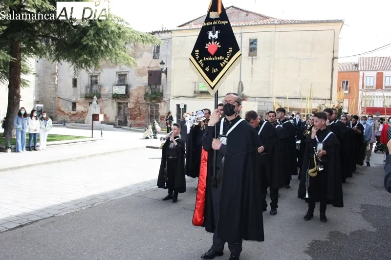 La procesión del Domingo de Ramos se ha vivido de manera multitudinaria en las calles de Peñaranda