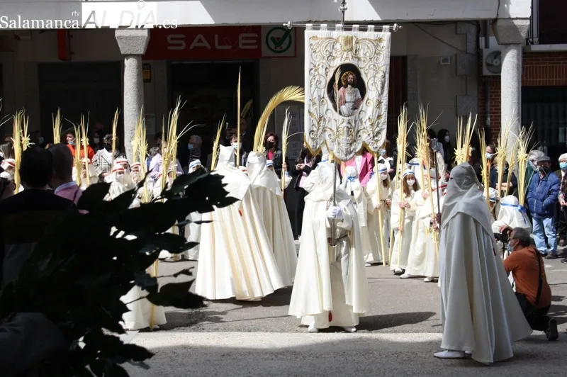 La procesión del Domingo de Ramos se ha vivido de manera multitudinaria en las calles de Peñaranda