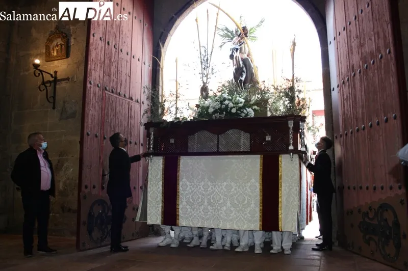 La procesión del Domingo de Ramos se ha vivido de manera multitudinaria en las calles de Peñaranda