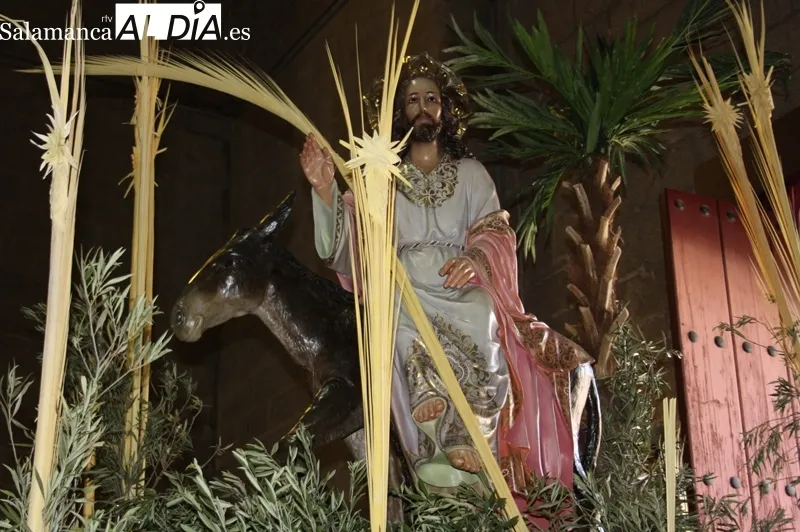 La procesión del Domingo de Ramos se ha vivido de manera multitudinaria en las calles de Peñaranda