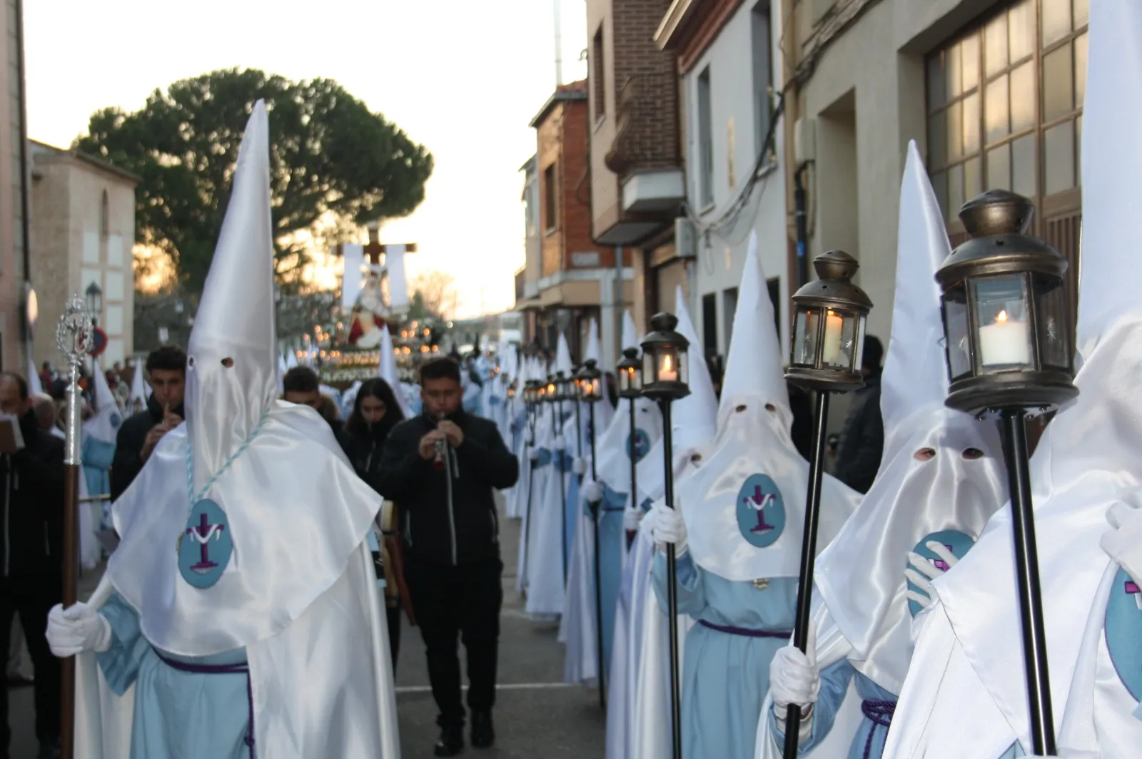 Foto 9 - La Piedad llena de oraci&oacute;n y luto las calles de Pe&ntilde;aranda este Viernes Santo