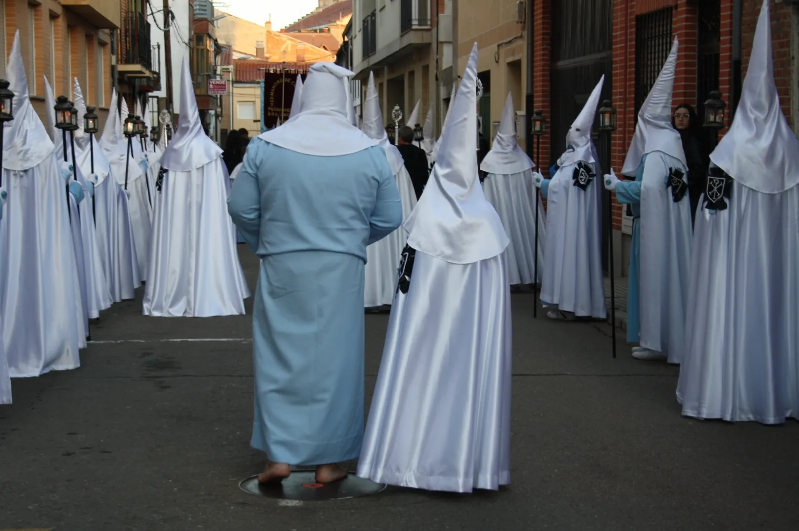 Foto 5 - La Piedad llena de oraci&oacute;n y luto las calles de Pe&ntilde;aranda este Viernes Santo