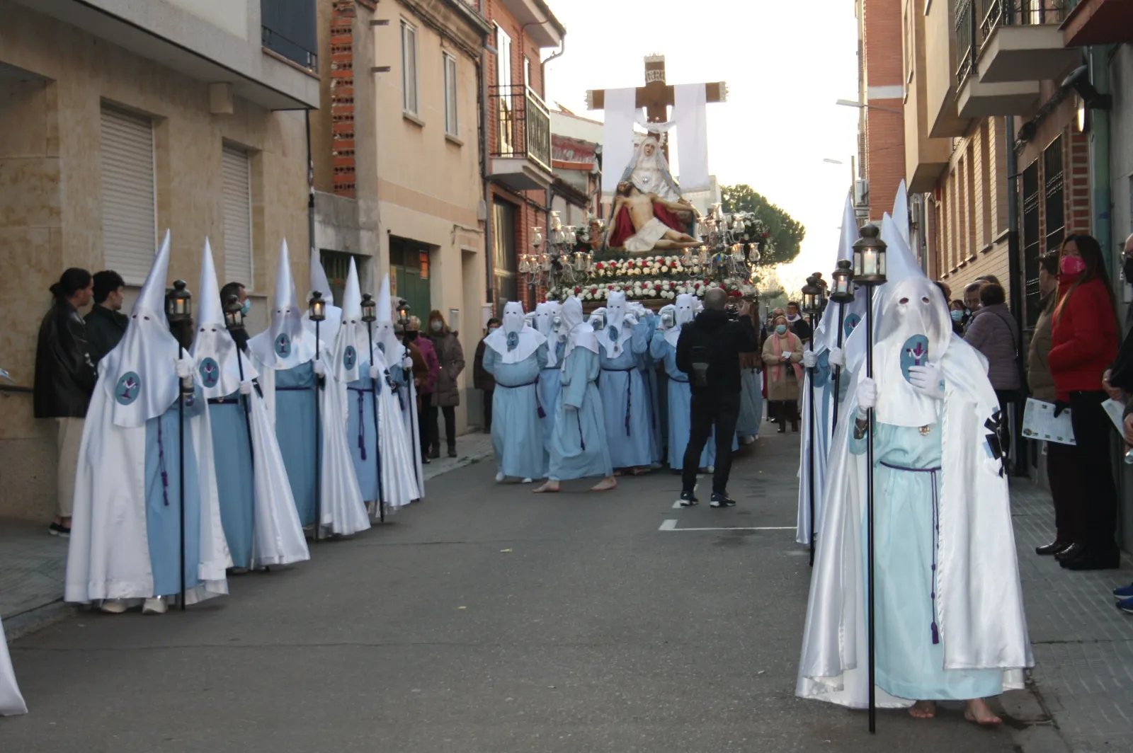 Foto 4 - La Piedad llena de oraci&oacute;n y luto las calles de Pe&ntilde;aranda este Viernes Santo