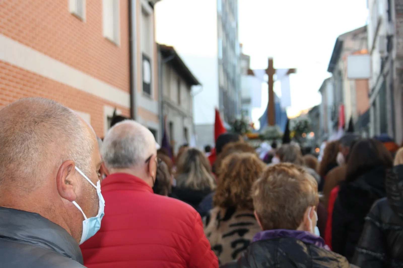 Foto 2 - La Piedad llena de oraci&oacute;n y luto las calles de Pe&ntilde;aranda este Viernes Santo