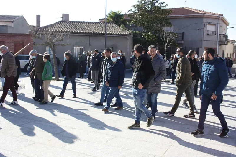Los hombres de Villoria han realizado su histórico Vía Crucis del Viernes Santo