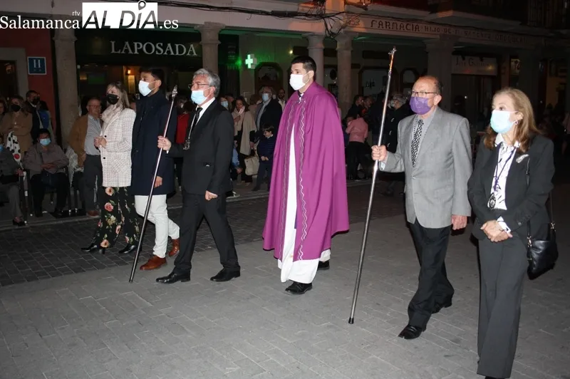 La procesión del Santo Entierro volvía a las calles de Peñaranda este Viernes Santo