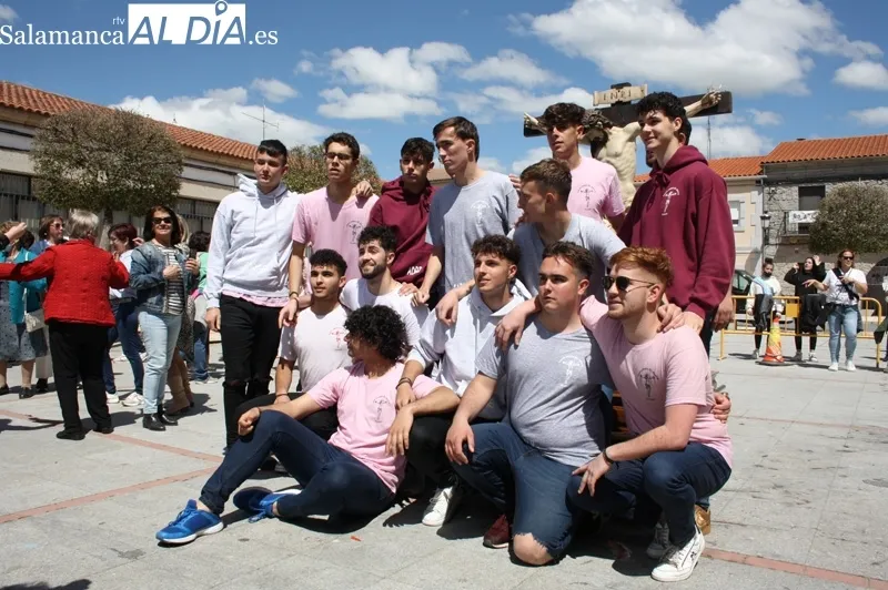 Los Quintos de Alaraz han vuelto a protagonizar su histórica romeria