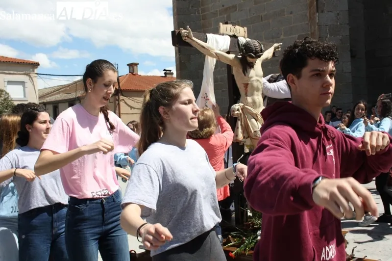 Los Quintos de Alaraz han vuelto a protagonizar su histórica romeria