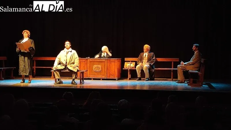 Representación de 'Trestigo de cargo' por La Lengua Teatro en Vitigudino / CORRAL
