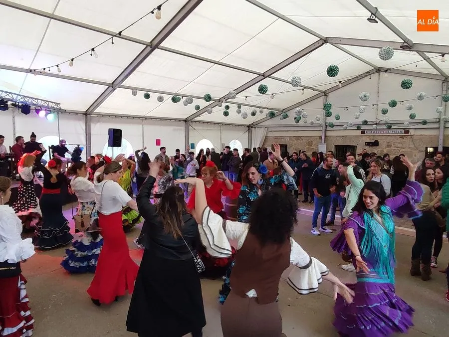 Foto 8 - Buen ambiente con aire andaluz durante la Feria de abril en  El Paraje