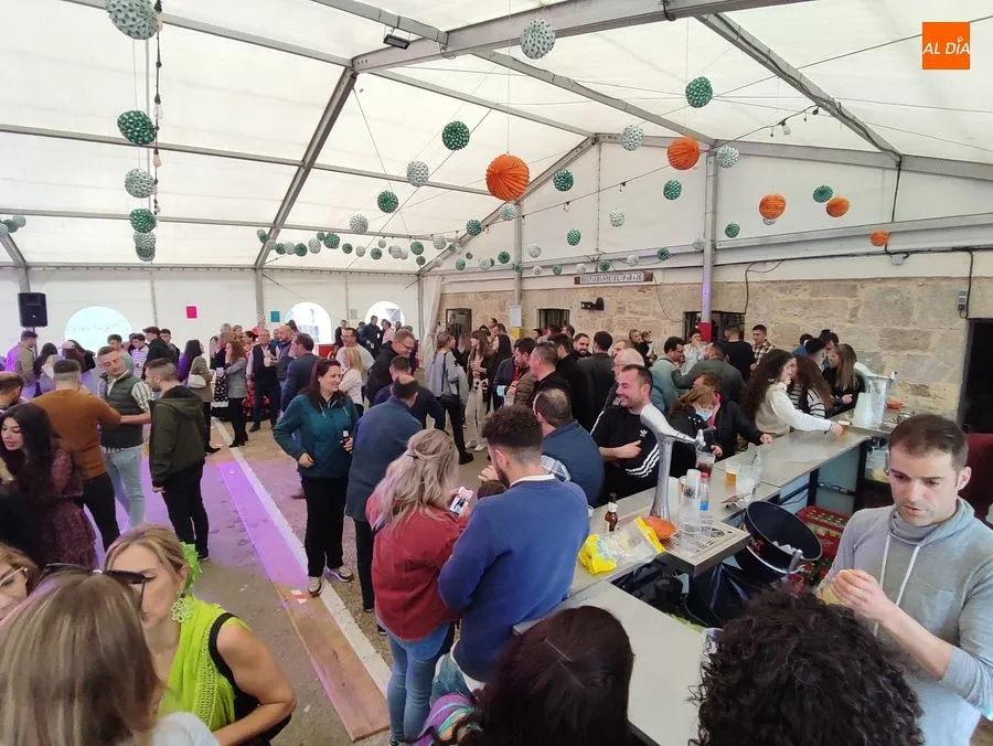 Foto 3 - Buen ambiente con aire andaluz durante la Feria de abril en  El Paraje