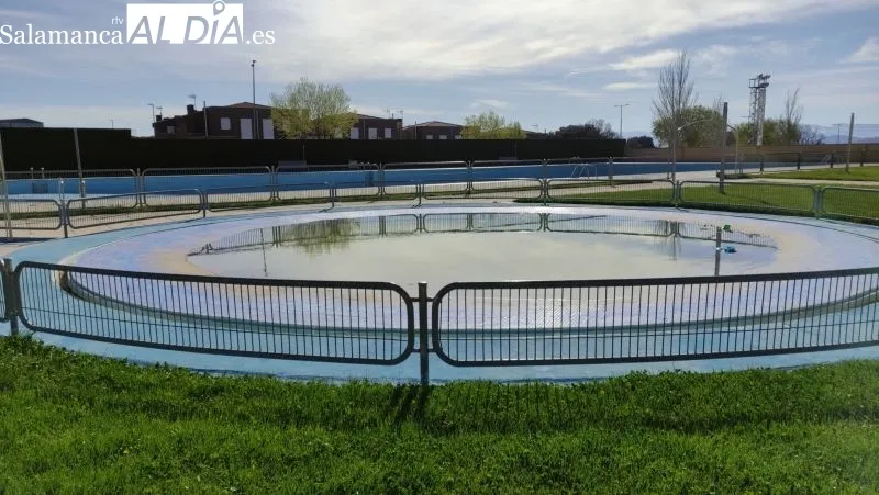 El alcalde Roberto Martín presenta el proyecto de remodelación de las piscinas municipales - KR
