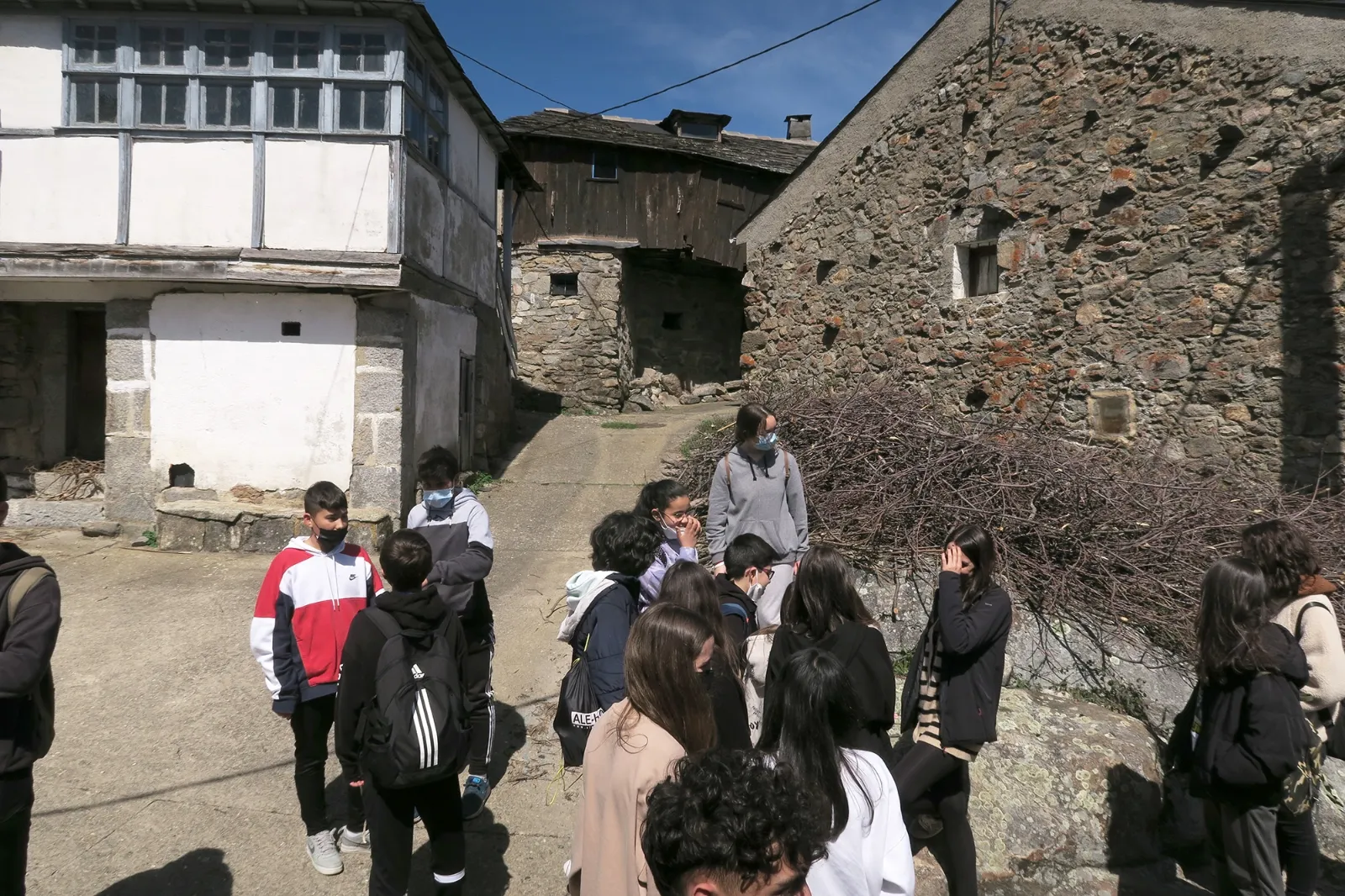 Foto 5 - Alumnos del IES Leonardo da Vinci conocen de primera mano el Lago de Sanabria