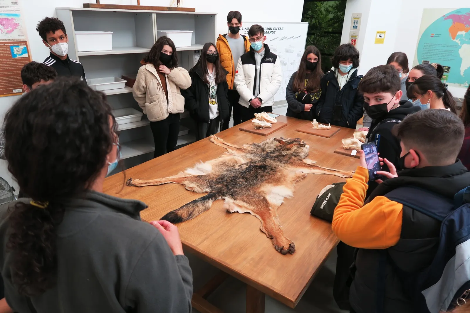 Foto 2 - Alumnos del IES Leonardo da Vinci conocen de primera mano el Lago de Sanabria